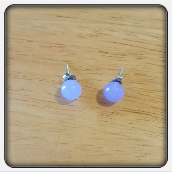 NWOT  Genuine Jade Stud Earrings - Picture 4 of 5